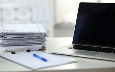 6 consigli su come risparmiare la carta in ufficio per non fare sprechi